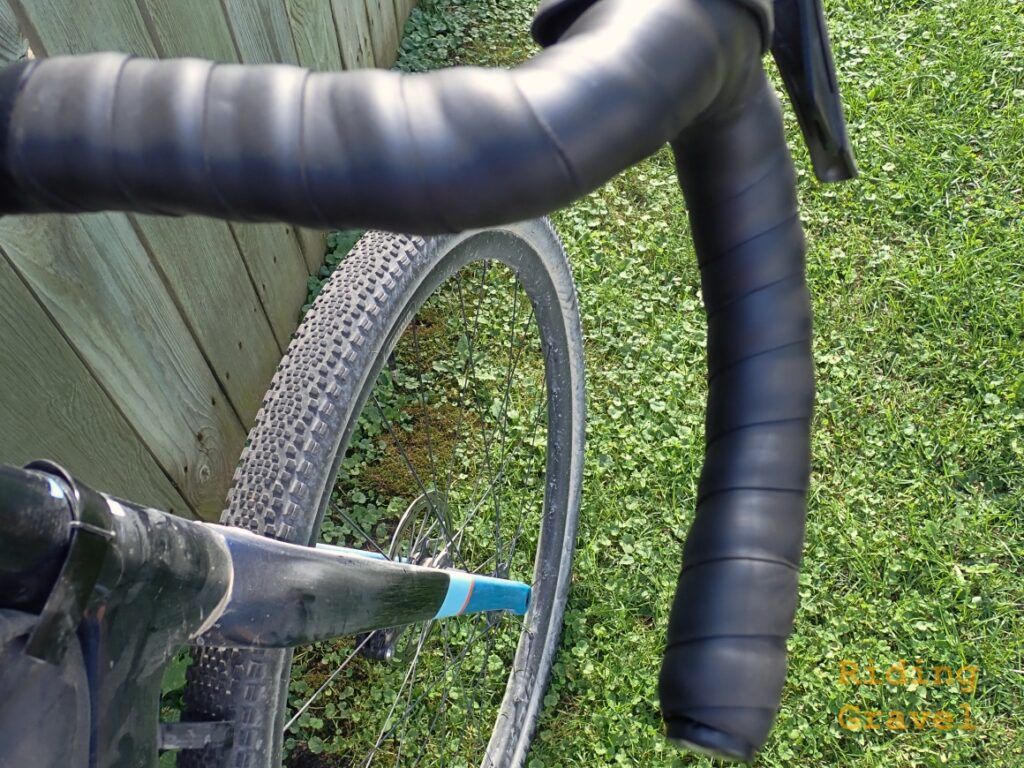 Detail of the Spano bar with wrap on a bicycle.