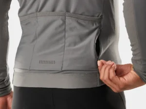 Detail of the rear pockets on the Circuit Long Sleeve Thermal Jersey