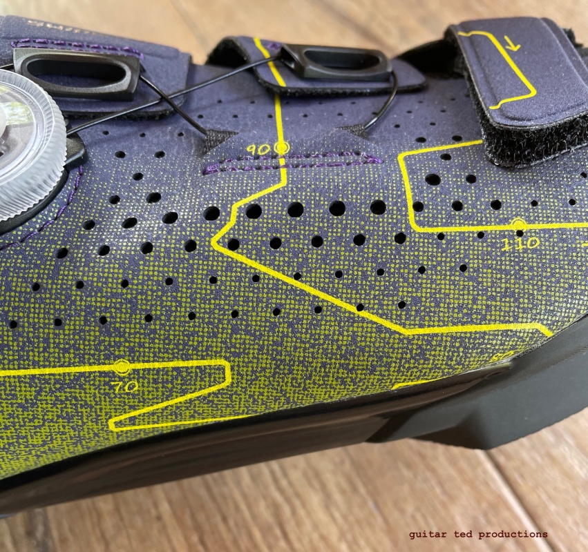Detail of the course trace on the RX6 Moonlight shoes. 