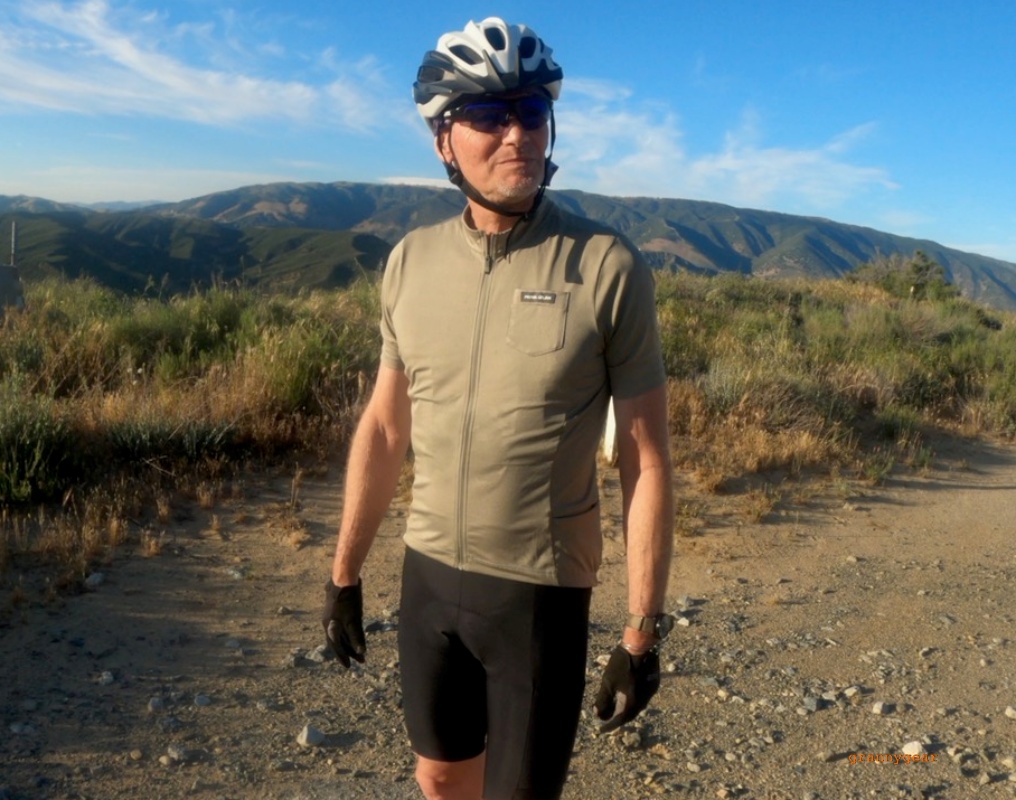 Grannygear wearing the full Expedition kit from Pearl Izumi